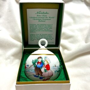 Noritake chirstmas ball ornament